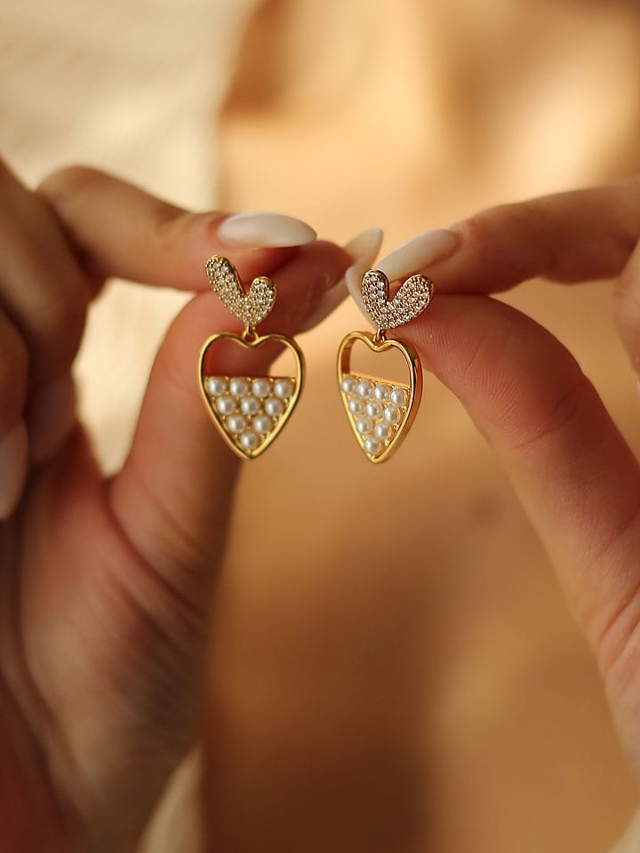 Pierres delicates Pozłacane kolczyki-wkrętki z perłami i cyrkoniami rozmiar: onesize