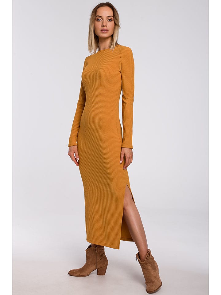 made of emotion Sukienka w kolorze musztardowym rozmiar: M