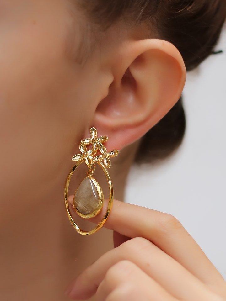 L'Atelier de Gaia Pozłacane kolczyki-wkrętki z rutylem rozmiar: onesize