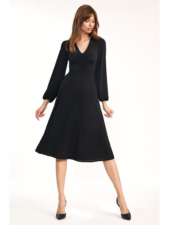 Nife Sukienka w kolorze czarnym rozmiar: 40