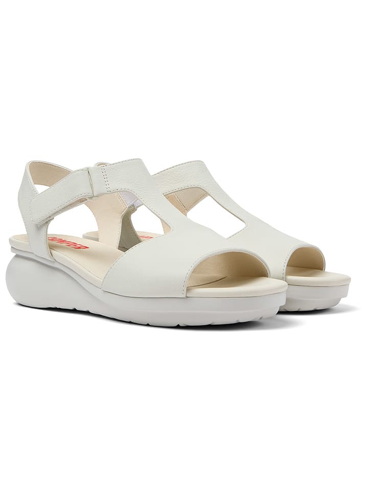 Camper Skórzane sandały w kolorze białym na koturnie rozmiar: 39