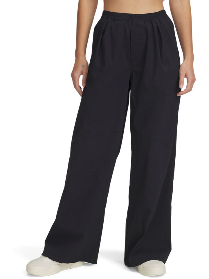 Under Armour Spodnie sportowe w kolorze czarnym rozmiar: M