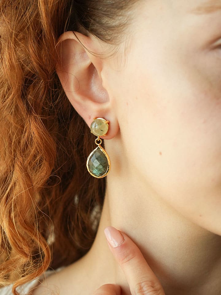 L'Atelier de Gaia Pozłacane kolczyki-wkrętki z prehnitami i labradorytami rozmiar: onesize