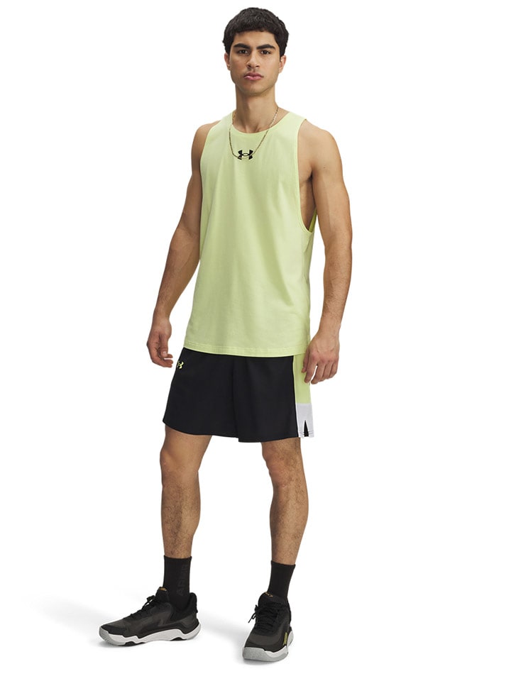 Under Armour Szorty sportowe w kolorze czarnym rozmiar: M