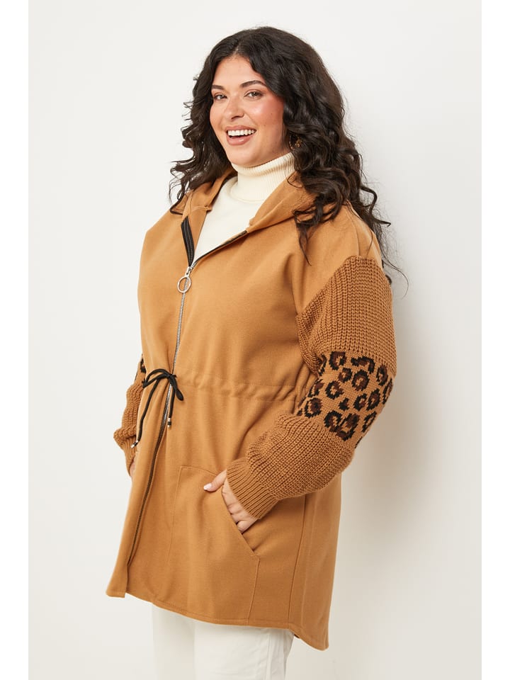 Curvy Lady Parka w kolorze jasnobrązowym rozmiar: 40/42