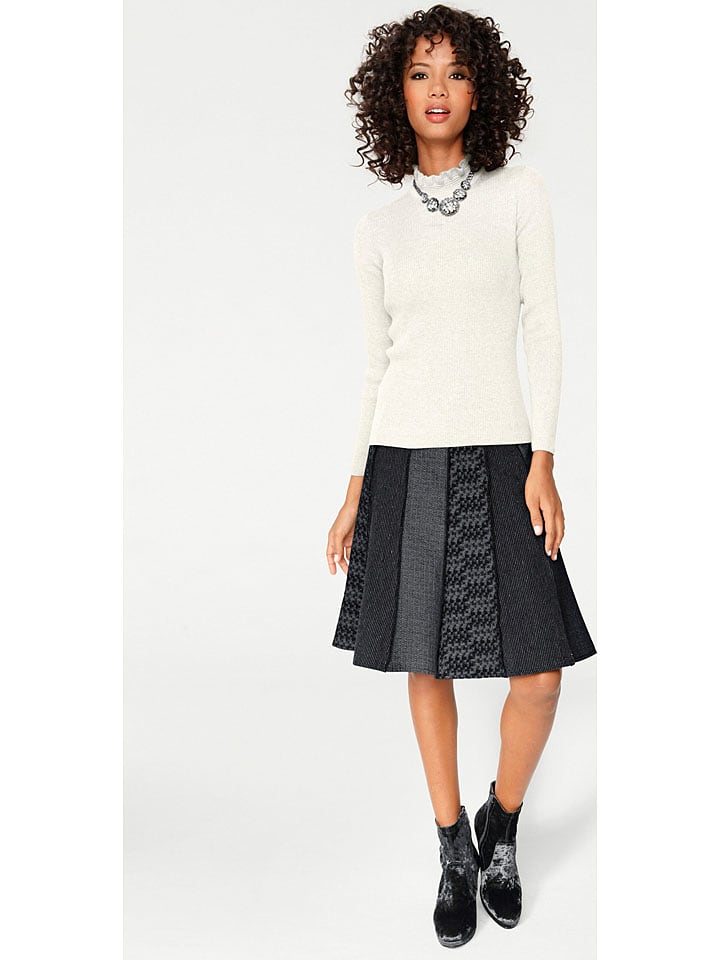 Heine Sweter w kolorze kremowym rozmiar: 36