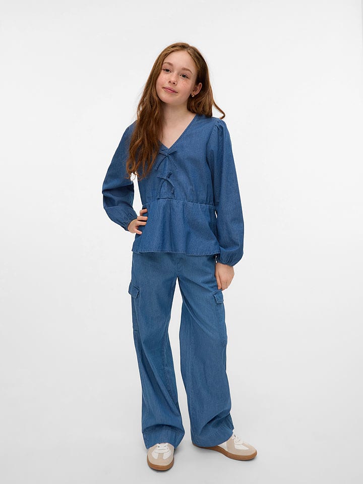 Vero Moda Girl Bluzka dżinsowa "Demi" w kolorze niebieskim rozmiar: 128