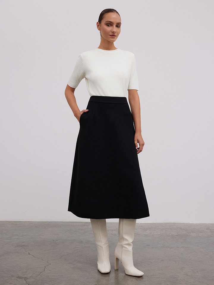 BGN Spódnica w kolorze czarnym rozmiar: 40