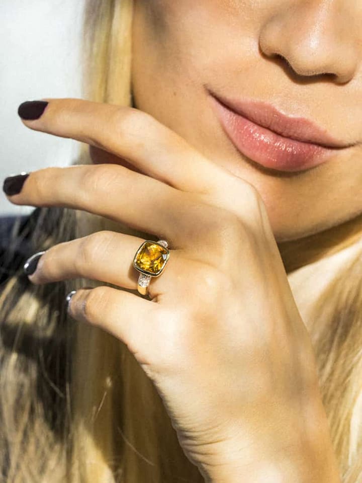 DIAMOND & CO Złoty pierścionek "Sucre d'Orge" z diamentami rozmiar: 54