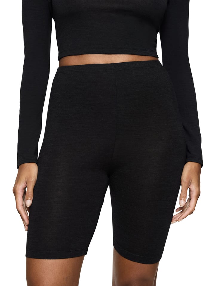 Triumph Szorty w kolorze czarnym rozmiar: L