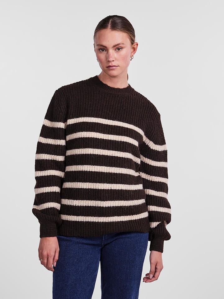 Pieces Sweter w kolorze ciemnobrązowo-beżowym rozmiar: XS