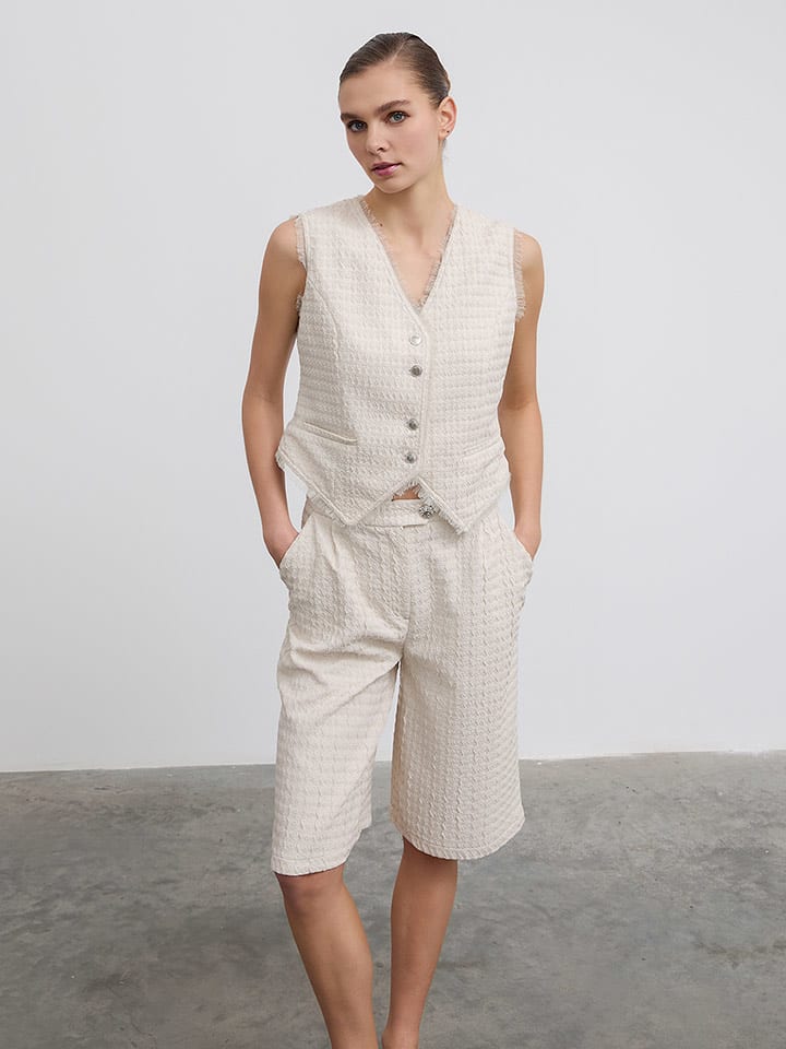 BGN Kamizelka w kolorze kremowym rozmiar: 40