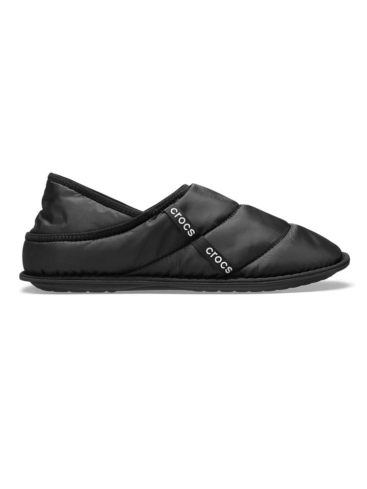Crocs Kapcie "Neo Puff" w kolorze czarnym rozmiar: 43-44