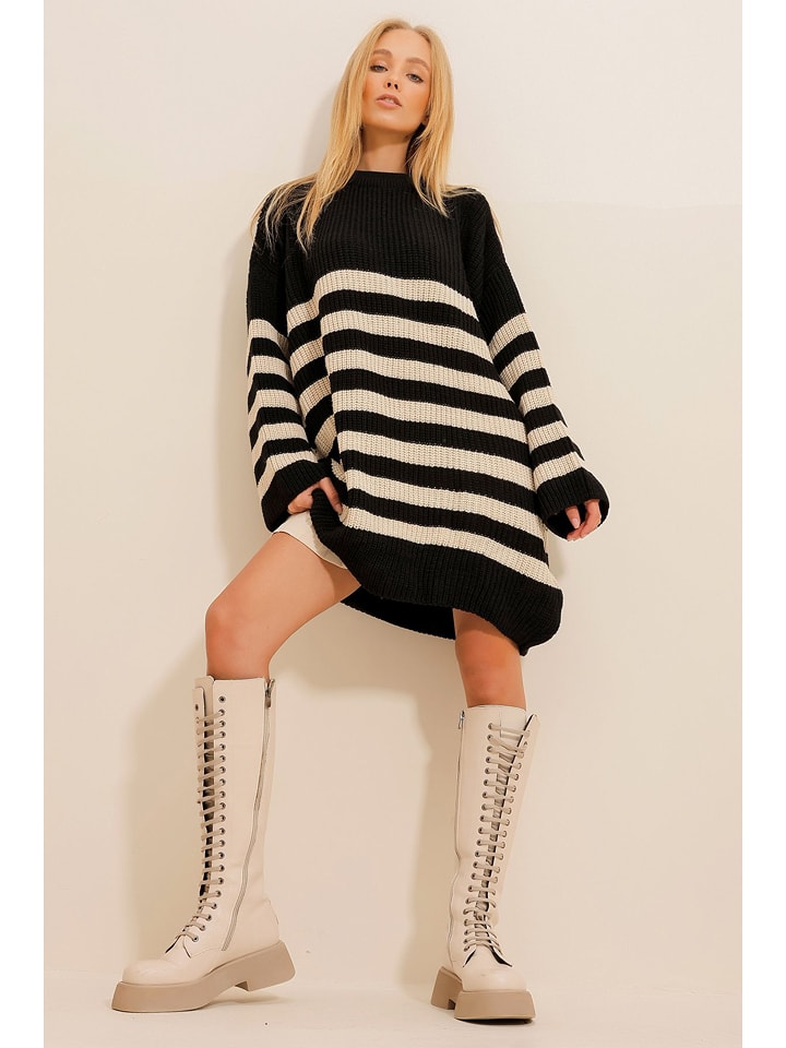 Happiness Istanbul Sweter w kolorze czarnym rozmiar: onesize