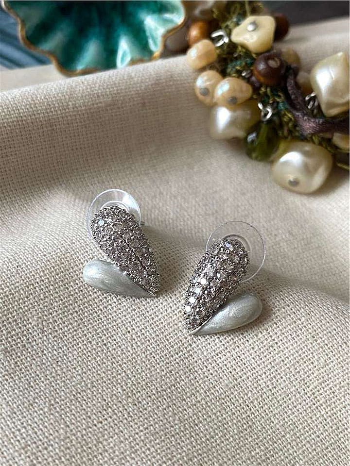 Luseera Pozłacane kolczyki-wkrętki z cyrkoniami rozmiar: onesize