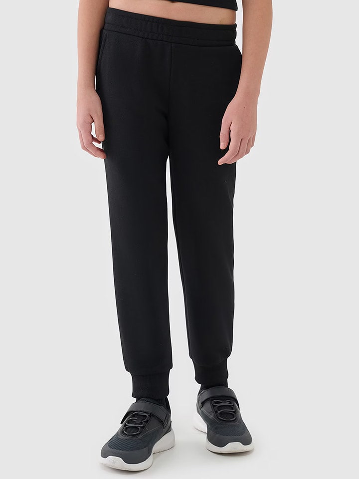 4F Spodnie dresowe w kolorze czarnym rozmiar: 152