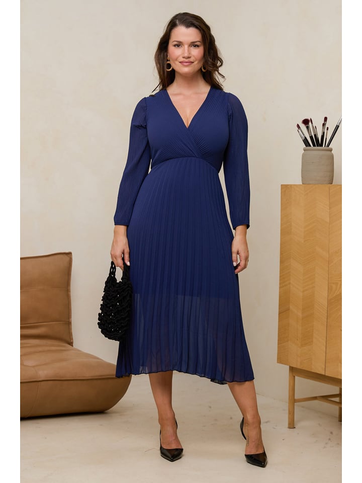 Curvy Lady Sukienka w kolorze granatowym rozmiar: 44/46