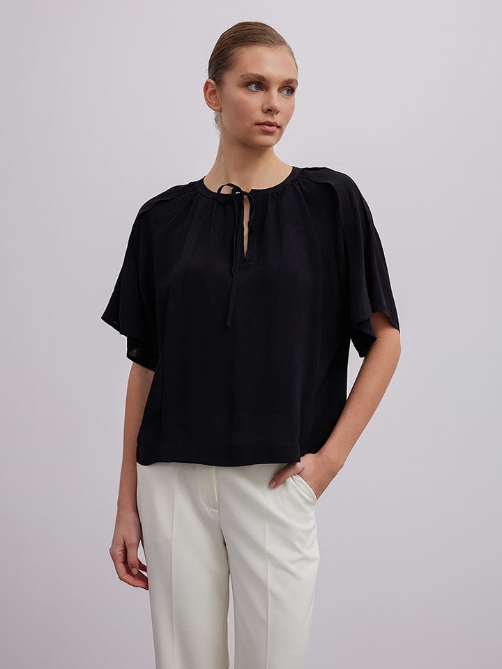 BGN Bluzka w kolorze czarnym rozmiar: 34