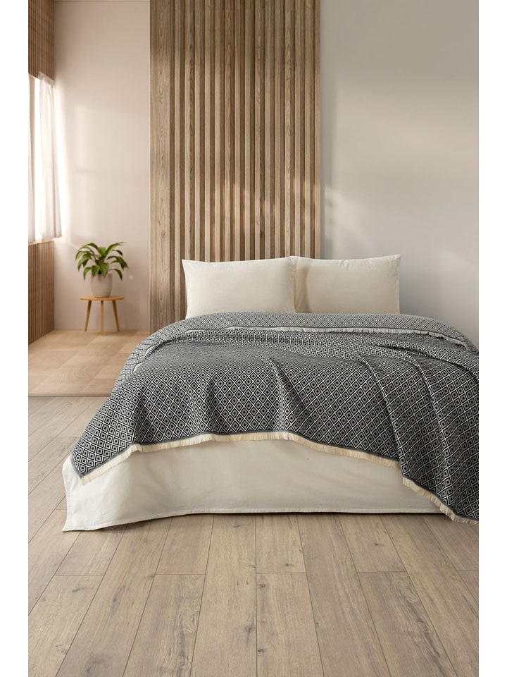 Mijolnir Narzuta w kolorze czarnym rozmiar: 210x230 cm