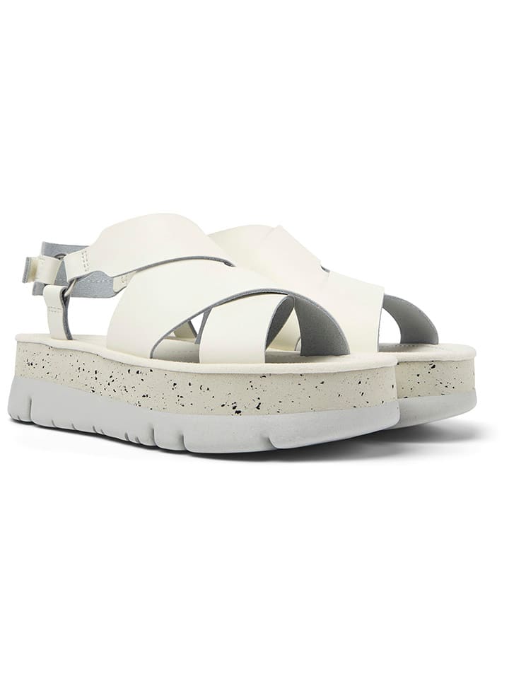 Camper Skórzane sandały w kolorze białym na obcasie rozmiar: 40