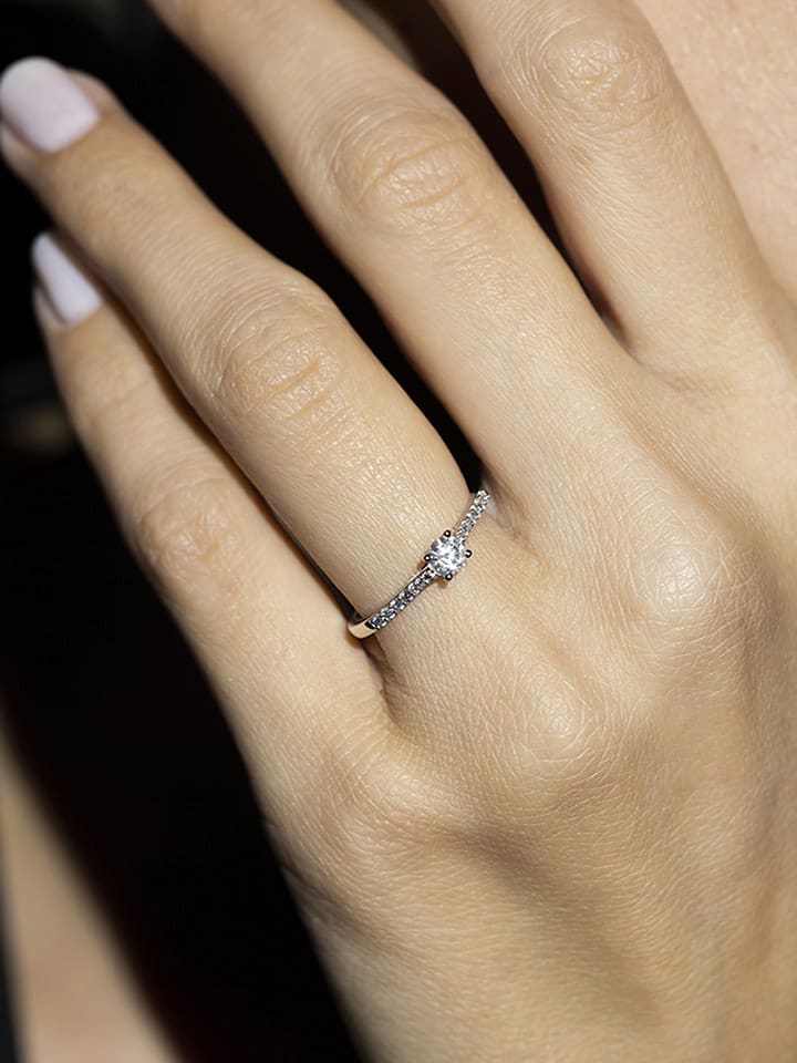 DIAMANTA Złoty pierścionek "Solitaire Royal" z diamentami rozmiar: 48