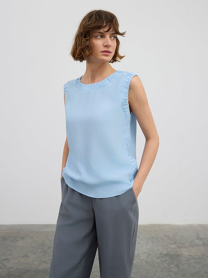 BGN Bluzka w kolorze błękitnym rozmiar: 40