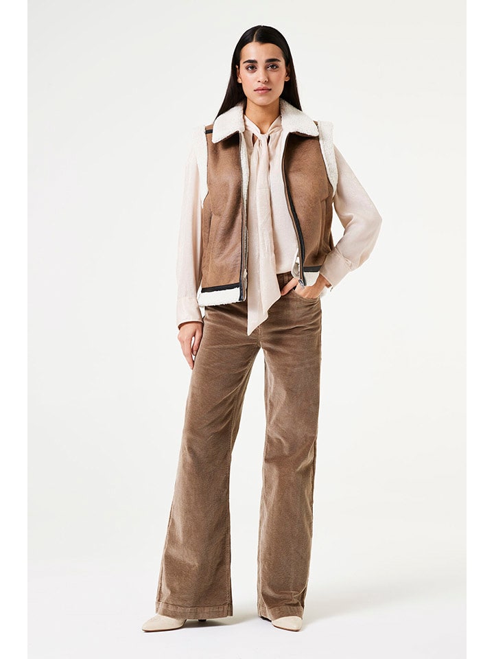 Garcia Kamizelka w kolorze jasnobrązowo-białym rozmiar: L