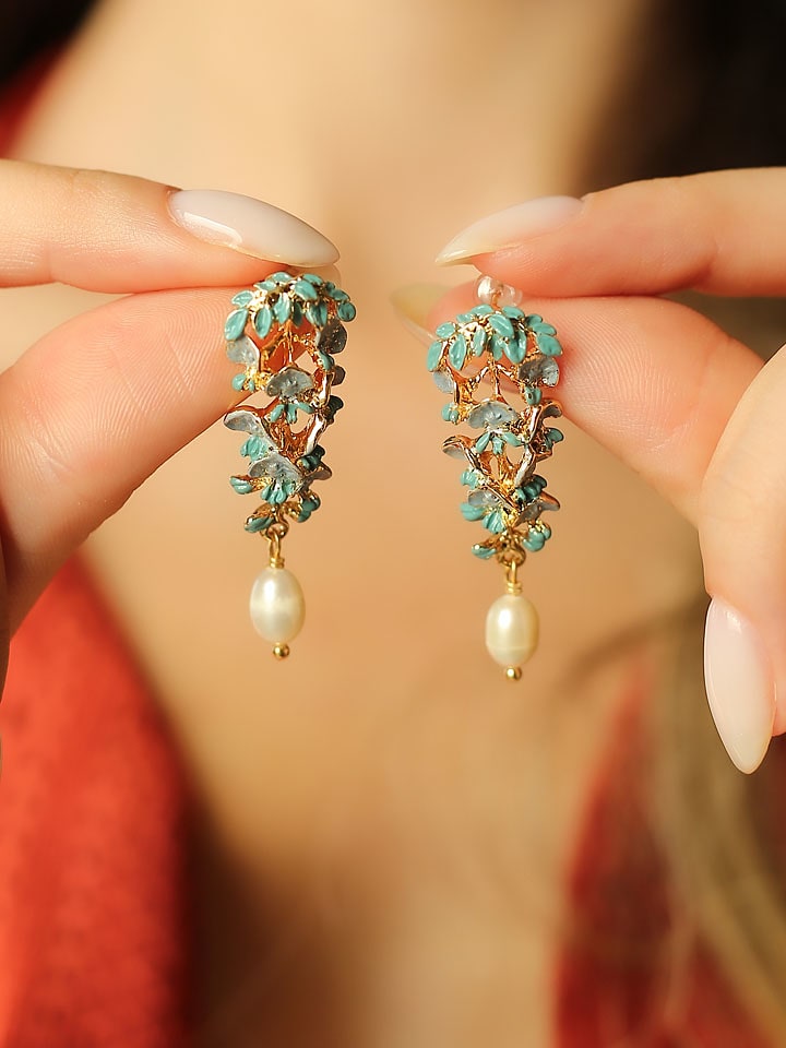 Pierres de Jade Pozłacane kolczyki-wkrętki z perłami rozmiar: onesize