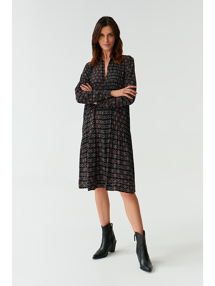 TATUUM Sukienka w kolorze czarnym rozmiar: 44