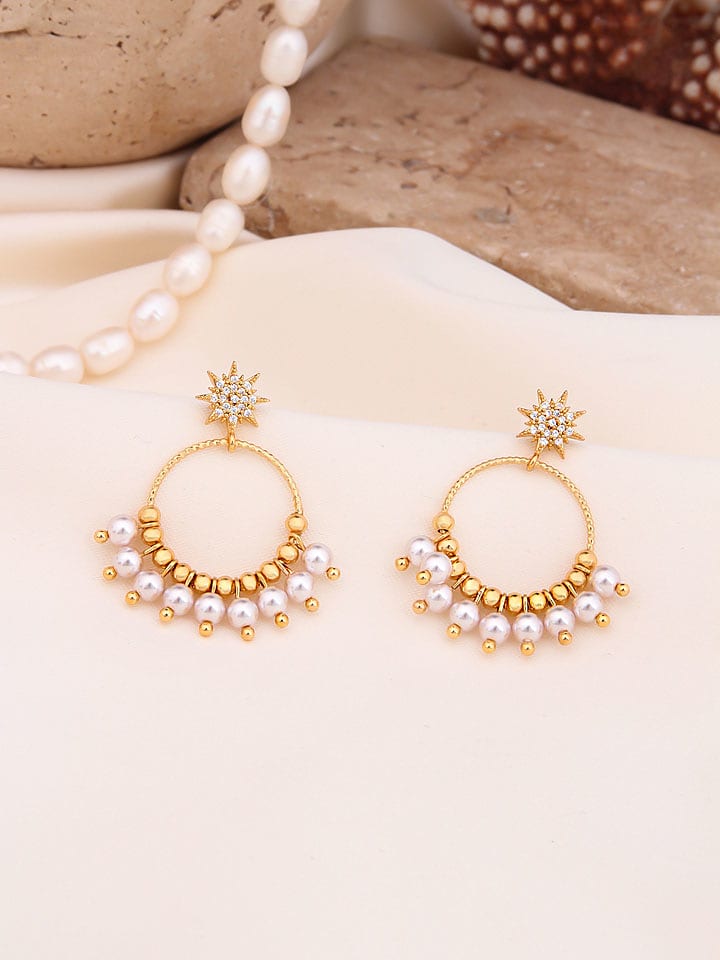 Pierres de Jade Pozłacane kolczyki-wkrętki z perłami i cyrkoniami rozmiar: onesize