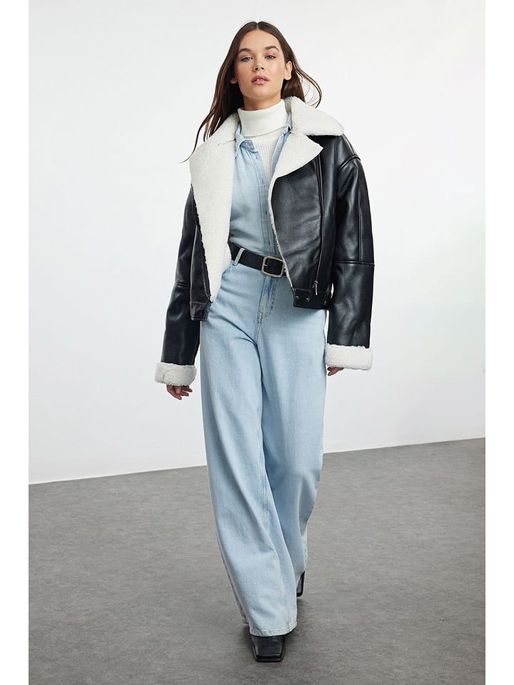 trendyol Kurtka zimowa w kolorze czarnym rozmiar: XXS