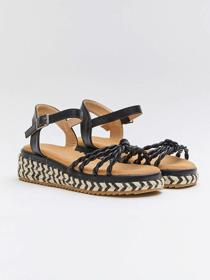 Belucci Sandały w kolorze czarnym na koturnie rozmiar: 38