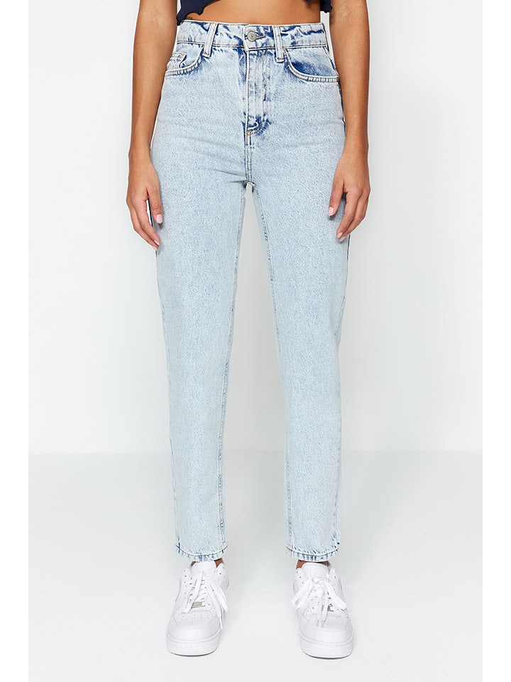 trendyol Dżinsy - Mom fit - w kolorze błękitnym rozmiar: 36