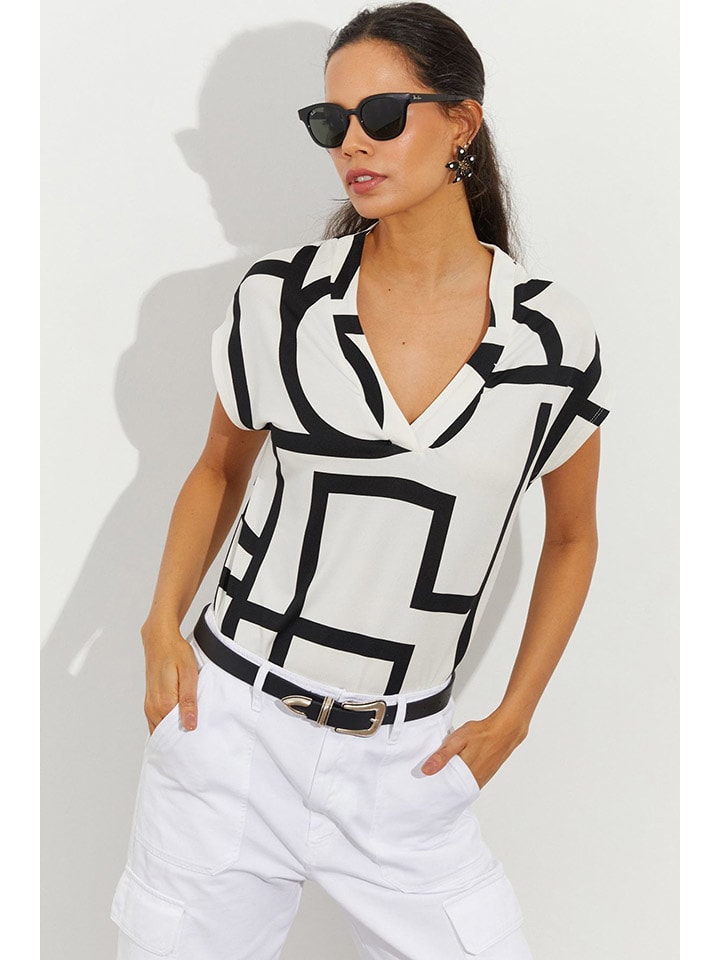 Cool and sexy Koszulka w kolorze biało-czarnym rozmiar: S