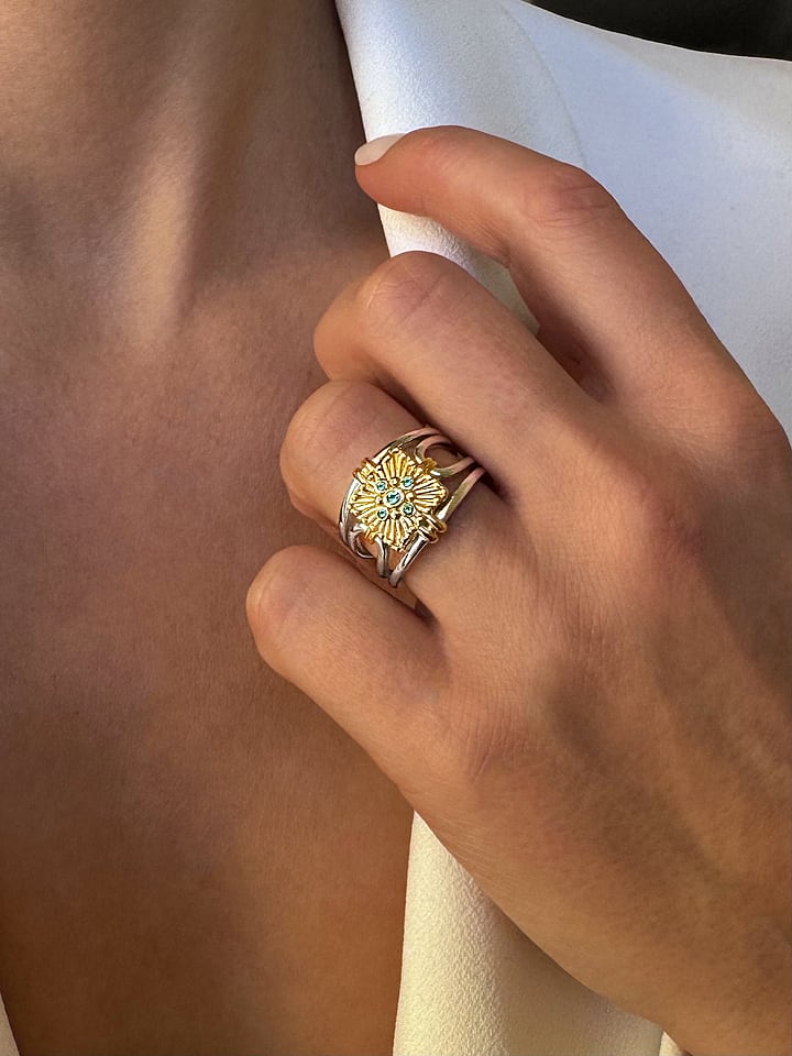 Eclat d'Argent Pozłacany pierścionek ze szmaragdami rozmiar: 52