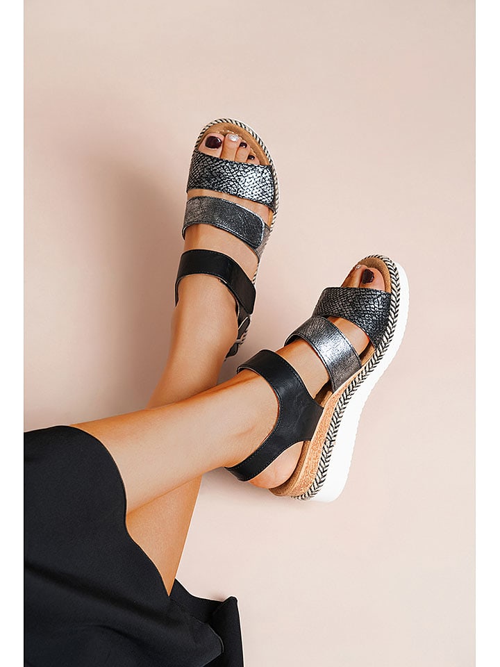 Foreverfolie Sandały w kolorze czarnym rozmiar: 37