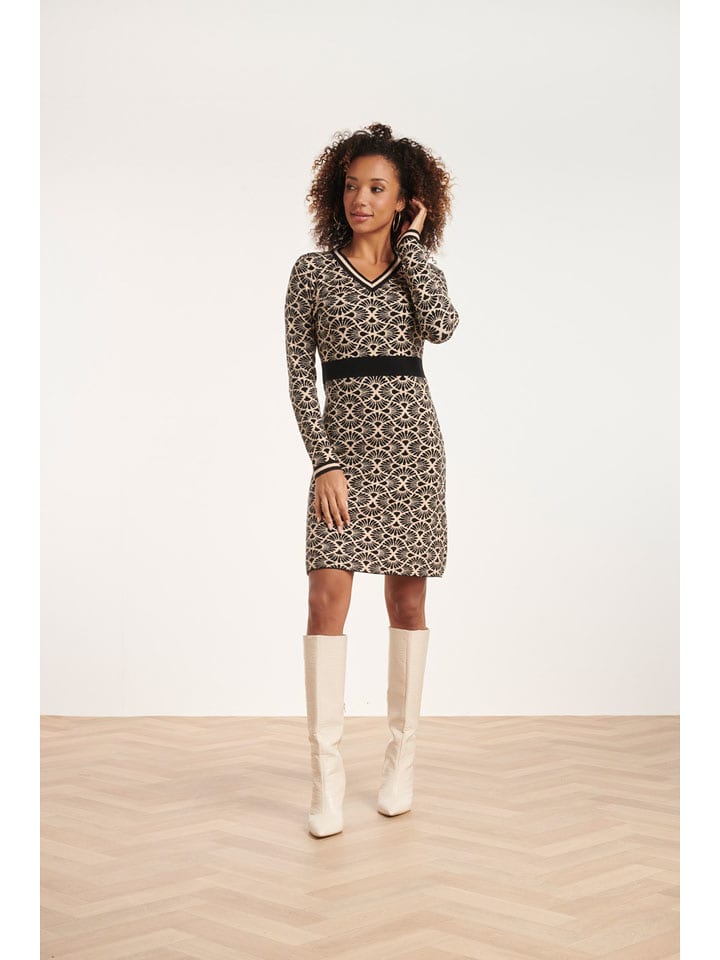 Smashed Lemon Sukienka dzianinowa w kolorze kremowo-czarnym rozmiar: 3XL