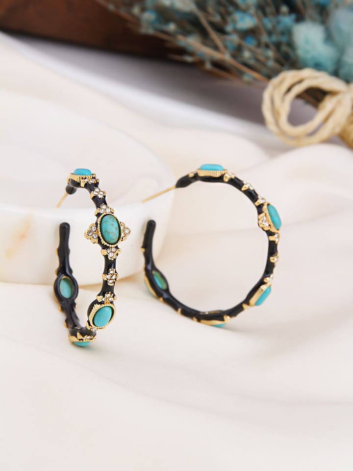 L'Atelier de Gaia Pozłacane kolczyki-półkreole z turkusem i cyrkoniami rozmiar: onesize