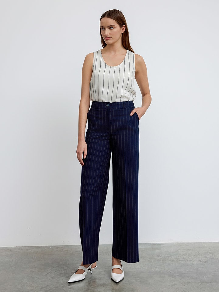 BGN Spodnie w kolorze granatowym rozmiar: 40