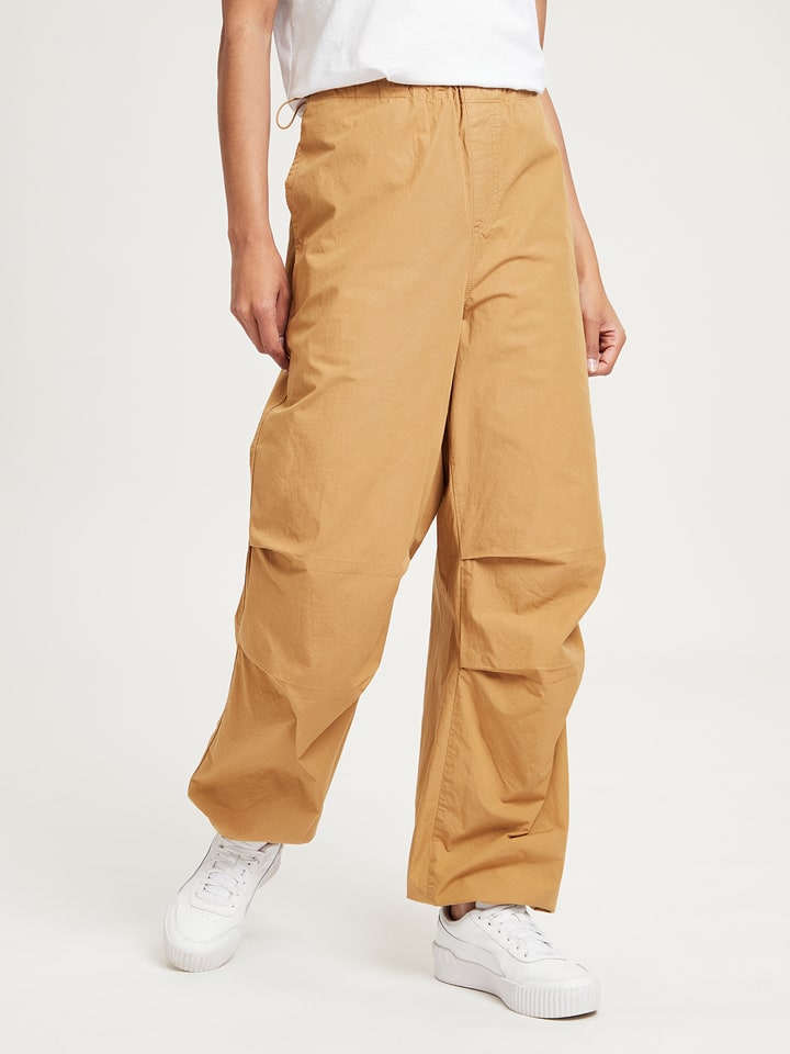 Cross Jeans Bojówki w kolorze karmelowym rozmiar: W30