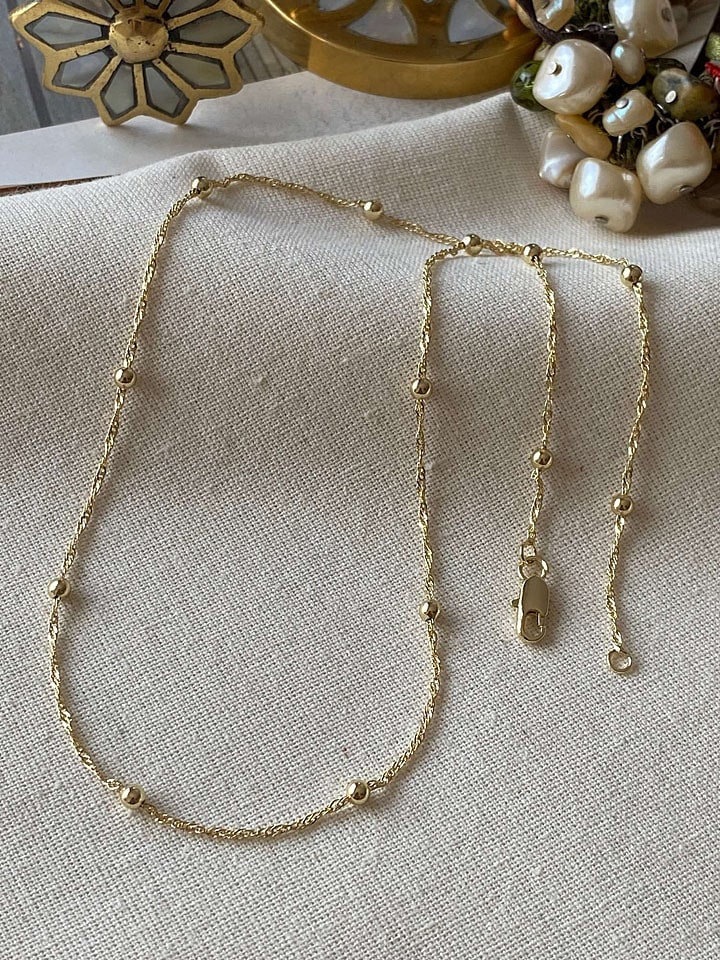 Luseera Pozłacany naszyjnik z elementami ozdobnymi - dł. 45 cm rozmiar: onesize