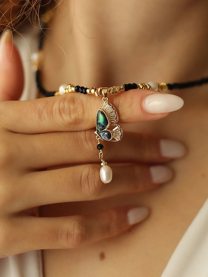 Pierres delicates Pozłacany naszyjnik z elementami ozdobnymi - dł. 50 cm rozmiar: onesize