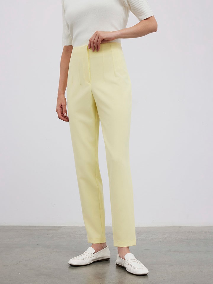 BGN Spodnie w kolorze żółtym rozmiar: 34