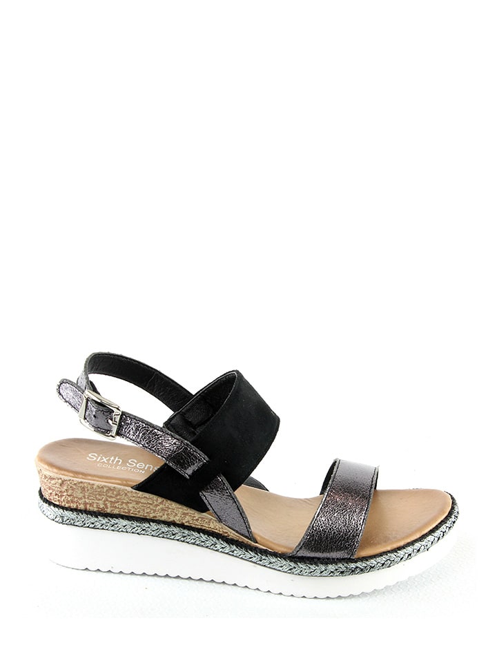 Sixth Sens Sandały w kolorze srebrno-czarnym na koturnie rozmiar: 38