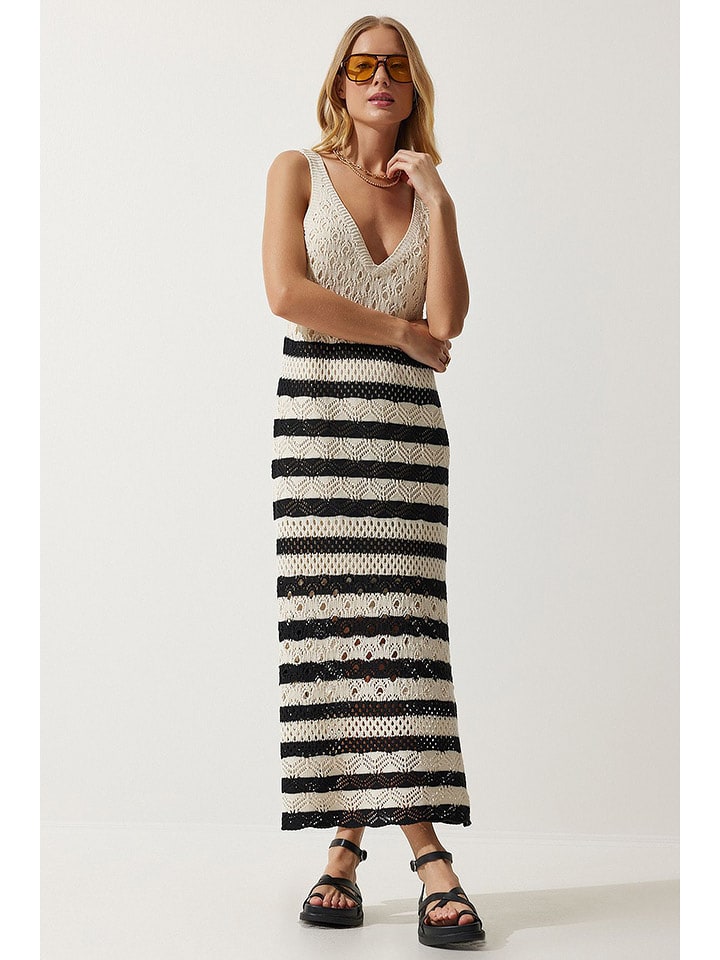 Happiness Istanbul Sukienka dzianinowa w kolorze czarno-kremowym rozmiar: onesize