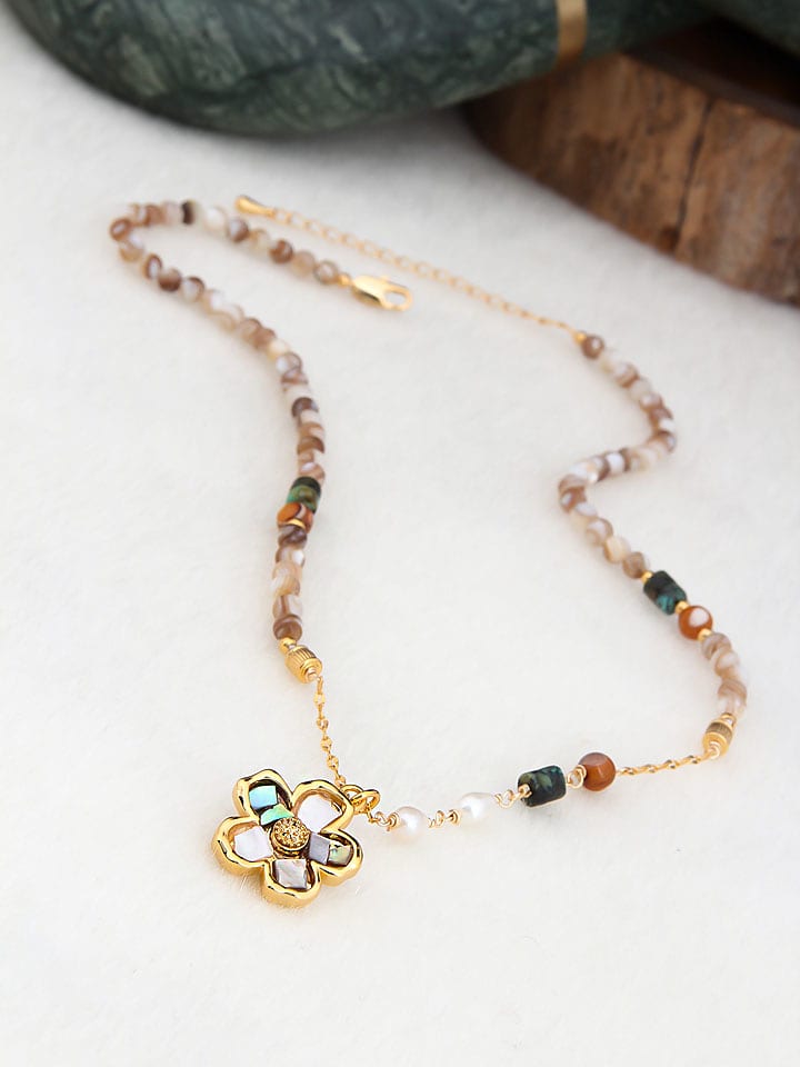 Pierres de Jade Pozłacany naszyjnik z elementami ozdobnymi - dł. 50 cm rozmiar: onesize