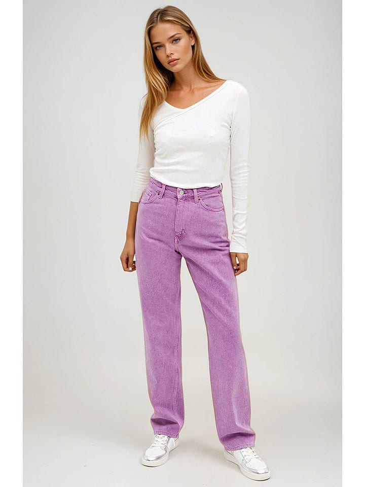 Monki Dżinsy - Comfort fit - w kolorze fioletowym rozmiar: W30