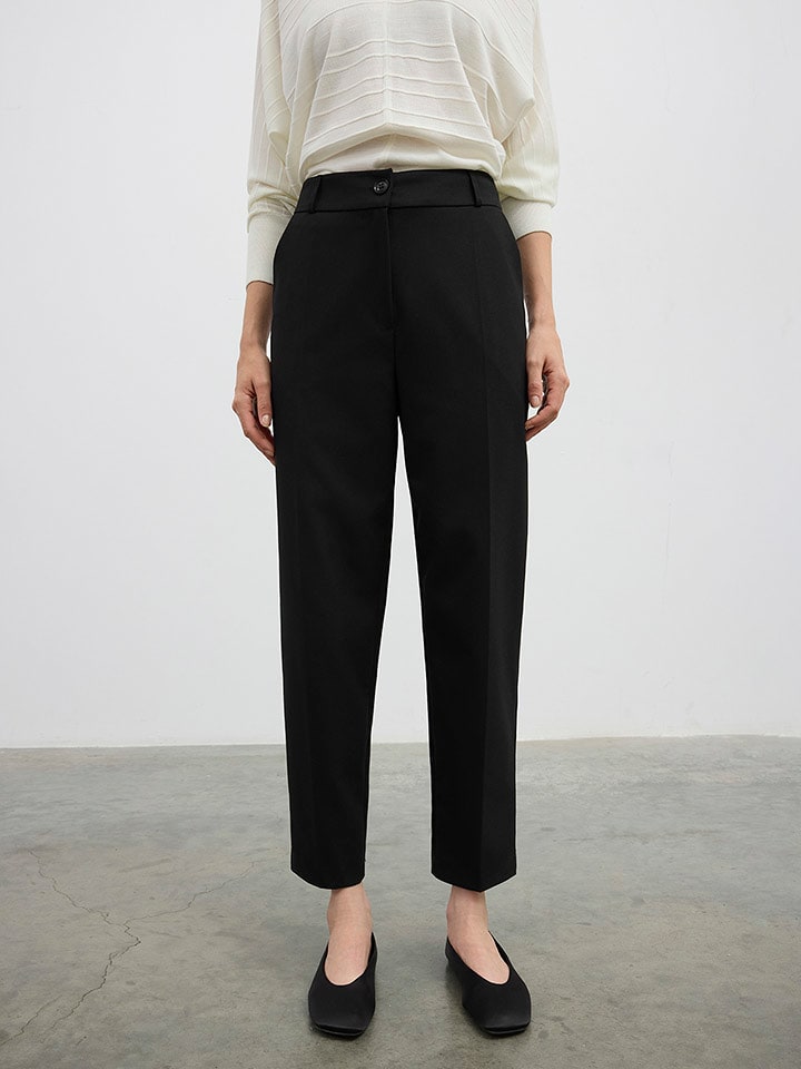 BGN Spodnie w kolorze czarnym rozmiar: 40