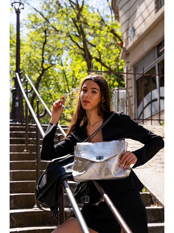 Abaco Skórzana torebka "Maku" w kolorze srebrnym - 27 x 20 x 6,5 cm rozmiar: onesize