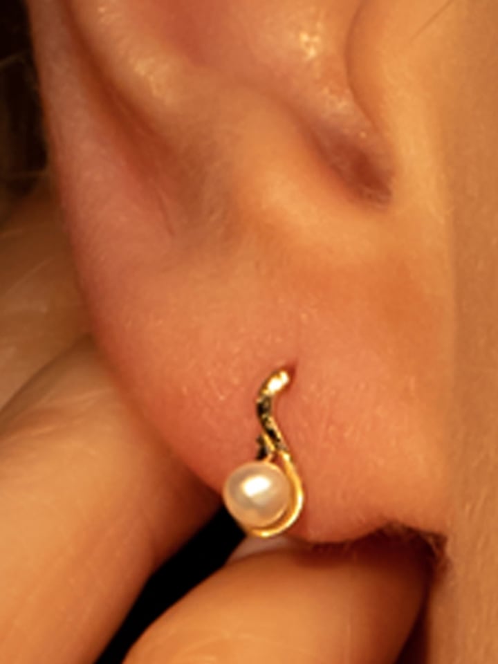 OR ÉCLAT Złote kolczyki-wkrętki "Goutte Perlée" z perłami rozmiar: onesize